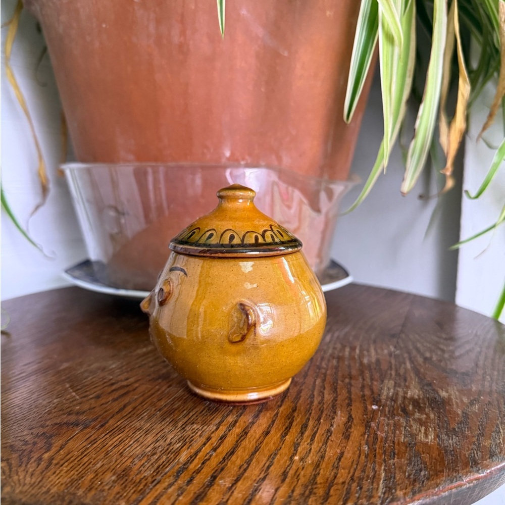 Handcrafted Brown Ceramic Face Jar - Picture 4 of 12